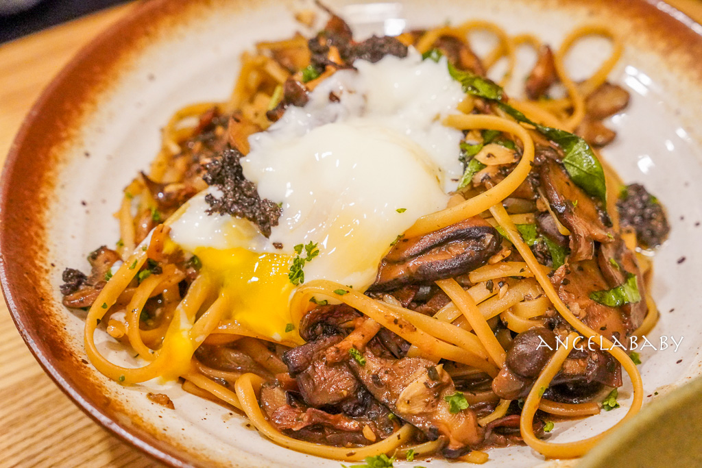 中山站新開幕『青沐 (中山店)』菜單、訂位、好吃爆料義大利麵、超好吃布丁推薦 @梅格(Angelababy)享樂日記