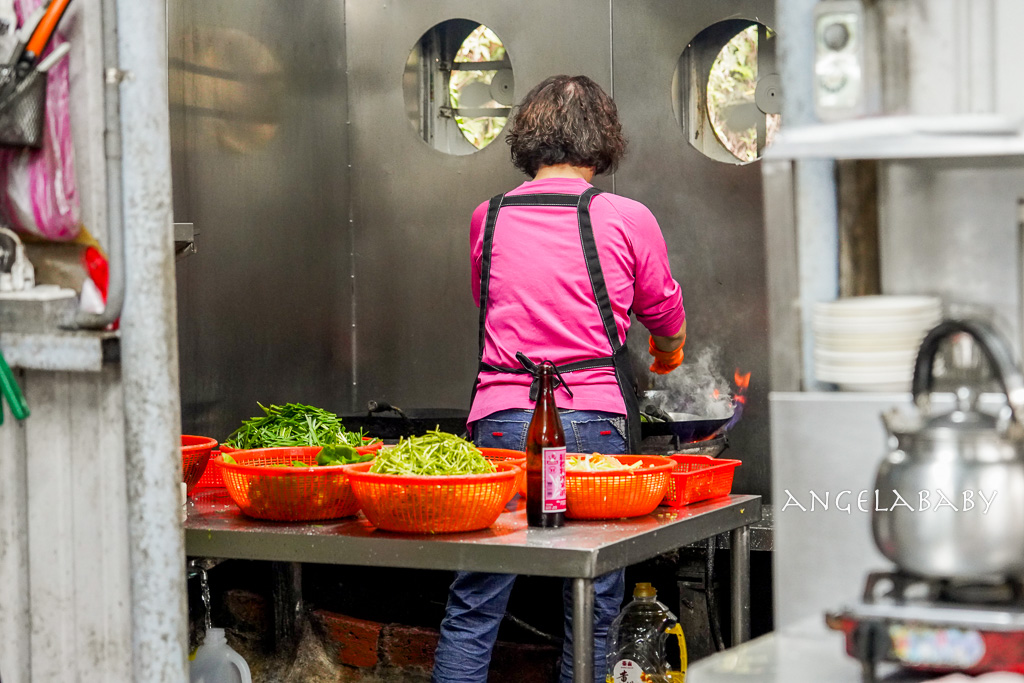 新北好吃土雞｜沒有門牌的深山鐵皮屋土雞『安安土雞城』菜單、白飯免費吃到飽 @梅格(Angelababy)享樂日記