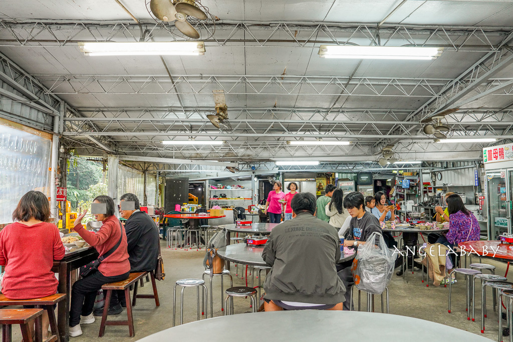 新北好吃土雞｜沒有門牌的深山鐵皮屋土雞『安安土雞城』菜單、白飯免費吃到飽 @梅格(Angelababy)享樂日記