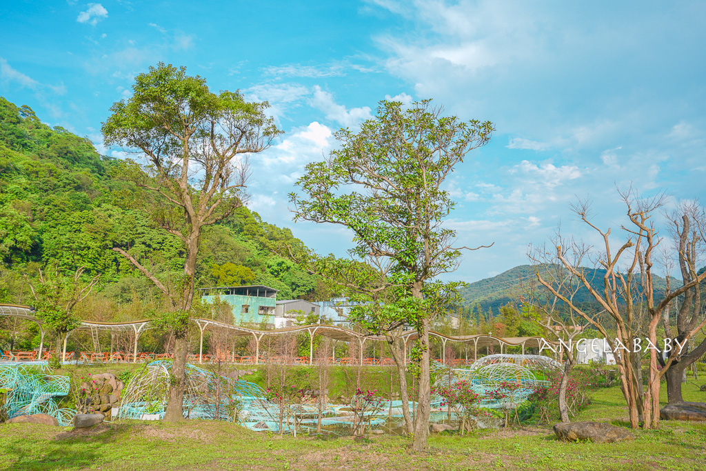 新北最新景點推薦『亮山川Lands & Stream Resort Park』自然生態、餐廳、烤肉、戲水、露營車&nbsp; @梅格(Angelababy)享樂日記