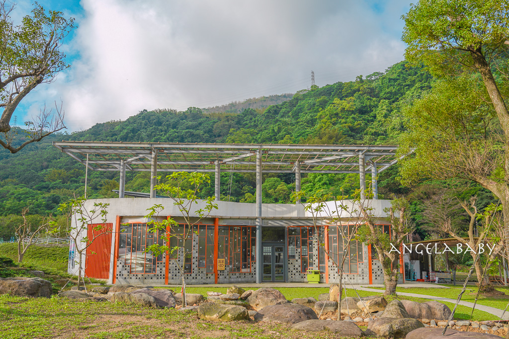 新北最新景點推薦『亮山川Lands & Stream Resort Park』自然生態、餐廳、烤肉、戲水、露營車&nbsp; @梅格(Angelababy)享樂日記