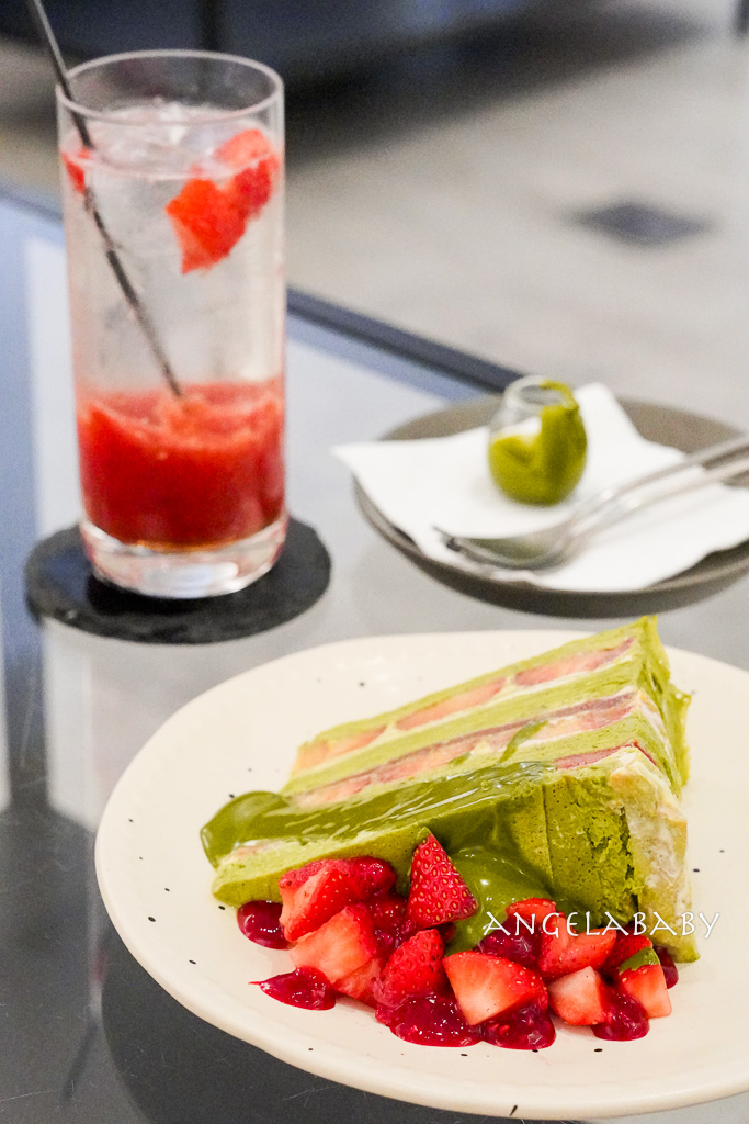 華山貓咪咖啡廳『ABOUT H Coffee』超好吃抹茶草莓千層蛋糕、貓奴咖啡聽 @梅格(Angelababy)享樂日記