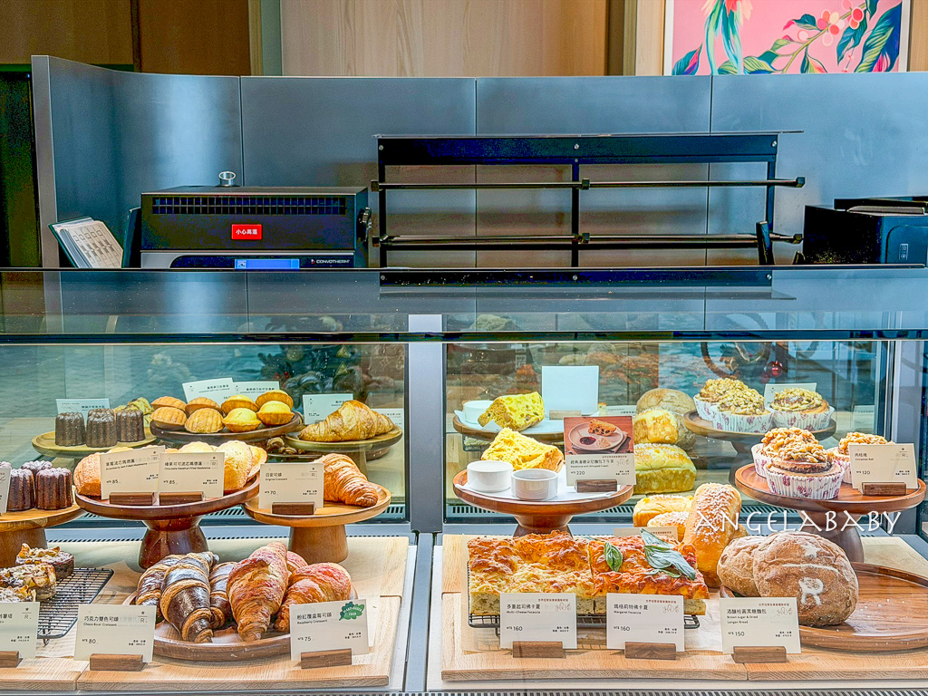 信義區不限制時咖啡｜全台最美星巴克『星巴克典藏DREAM PLAZA 台北』台北101美景第一排 @梅格(Angelababy)享樂日記