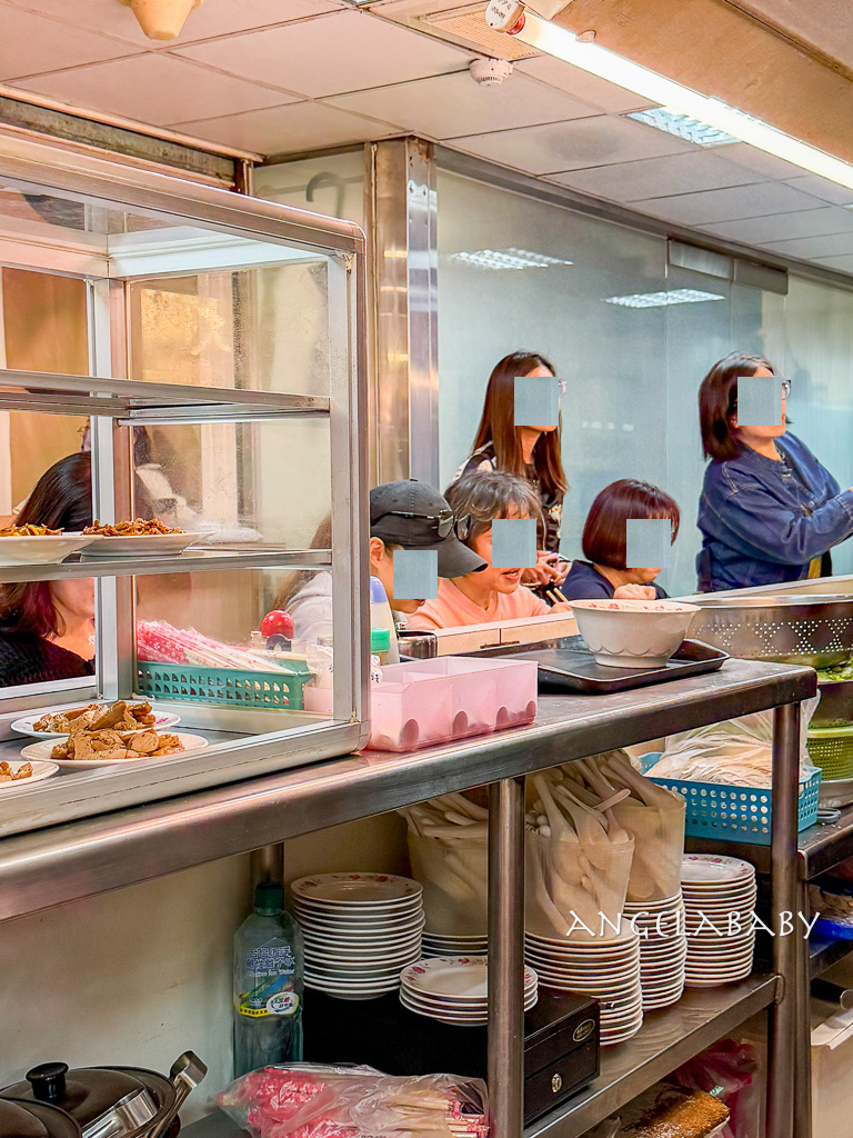 東區頂好名店城『美景紅油抄手』500盤推薦、台北最好吃的紅油抄手 @梅格(Angelababy)享樂日記 東區頂好名店城『美景紅油抄手』500盤推薦、台北最好吃的紅油抄手 @梅格(Angelababy)享樂日記