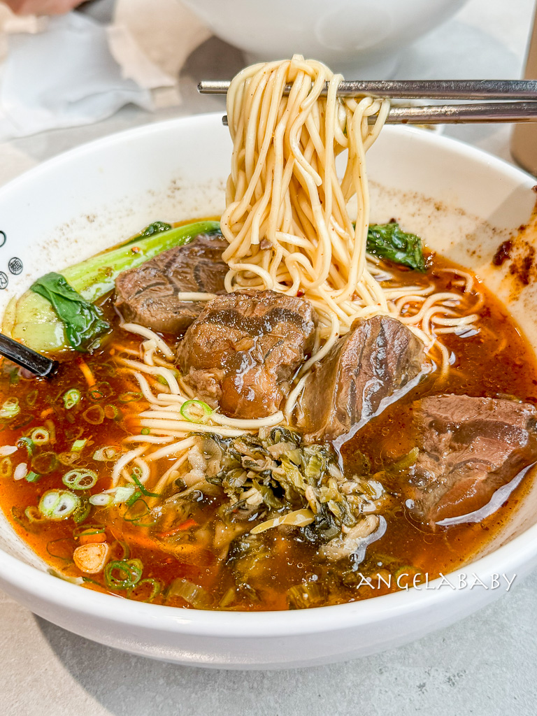 士林站美食『天東86牛肉麵-士林店』菜單、士林夜市好吃牛肉麵 @梅格(Angelababy)享樂日記