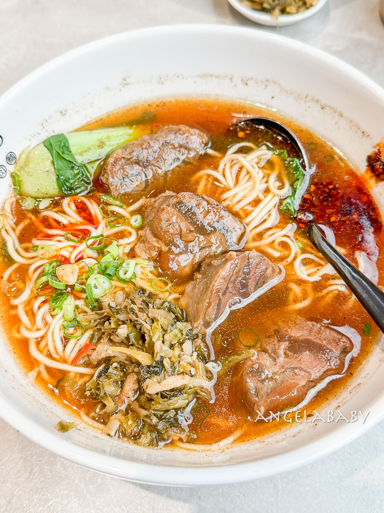 士林站美食『天東86牛肉麵-士林店』菜單、士林夜市好吃牛肉麵 @梅格(Angelababy)享樂日記