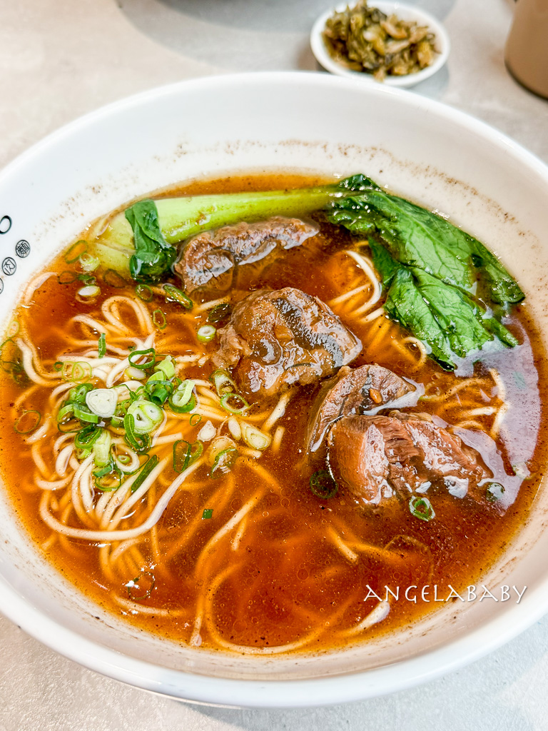 士林站美食『天東86牛肉麵-士林店』菜單、士林夜市好吃牛肉麵 @梅格(Angelababy)享樂日記