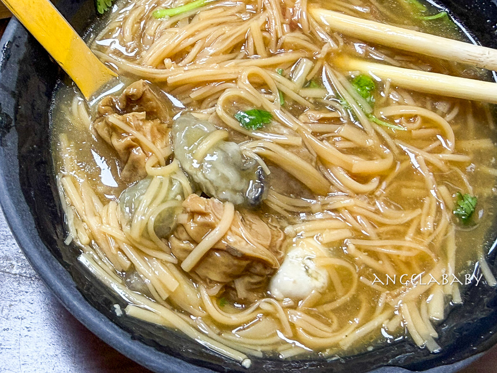 台北最好吃的麵線『黃金麵線』松山排隊美食、一顆只要10元的噴汁小籠包 @梅格(Angelababy)享樂日記