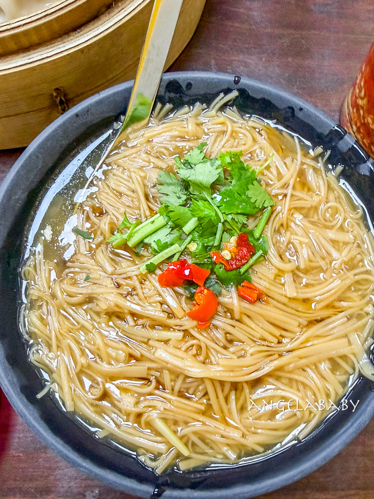 台北最好吃的麵線『黃金麵線』松山排隊美食、一顆只要10元的噴汁小籠包 @梅格(Angelababy)享樂日記