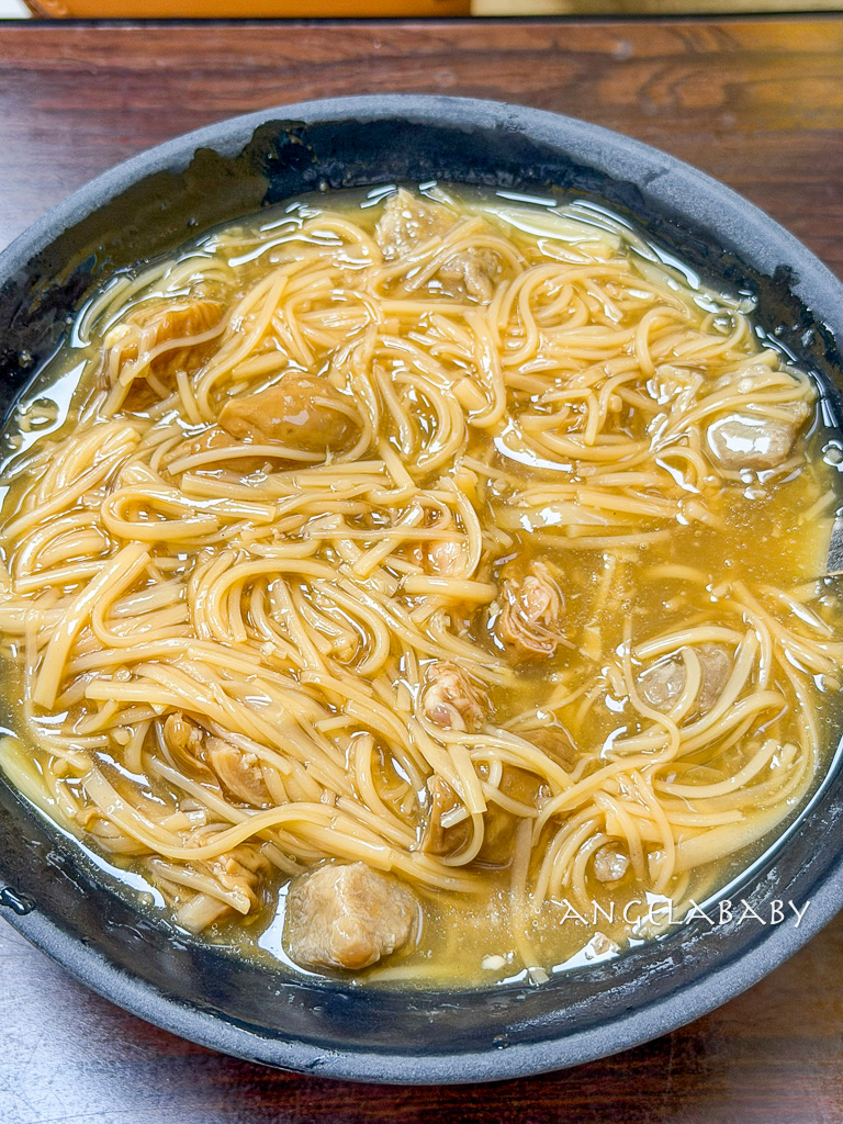 台北最好吃的麵線『黃金麵線』松山排隊美食、一顆只要10元的噴汁小籠包 @梅格(Angelababy)享樂日記