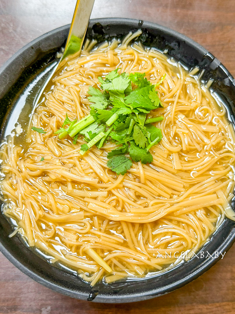 台北最好吃的麵線『黃金麵線』松山排隊美食、一顆只要10元的噴汁小籠包 @梅格(Angelababy)享樂日記