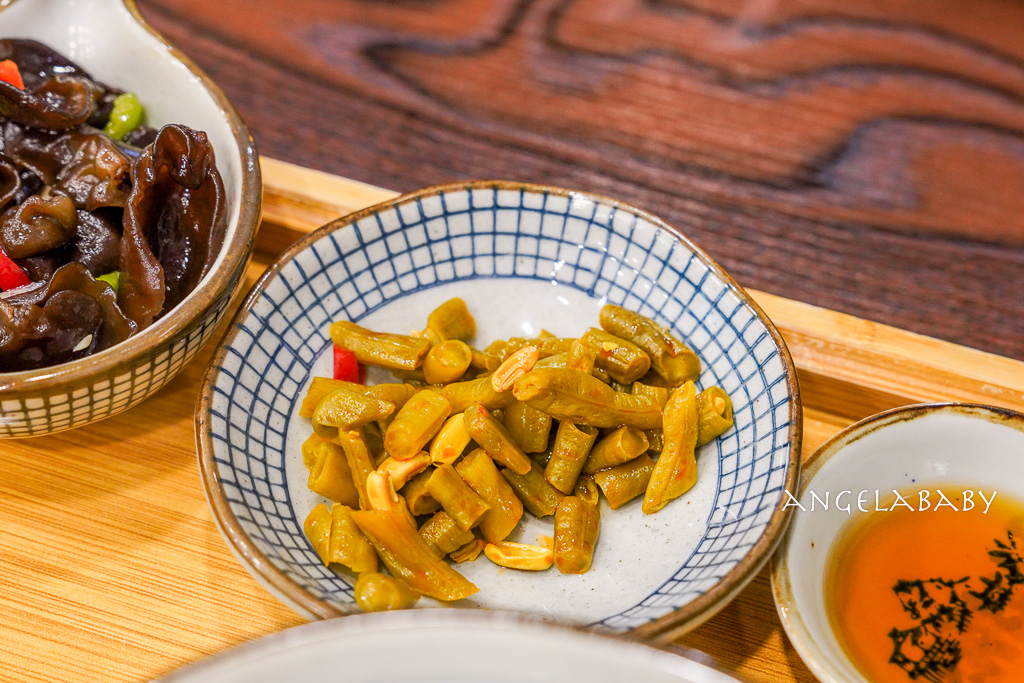 廣東越秀區美食『蟹叁宝』蟹參寶蟹黃金撈（飯）、蟹粉小籠包 @梅格(Angelababy)享樂日記