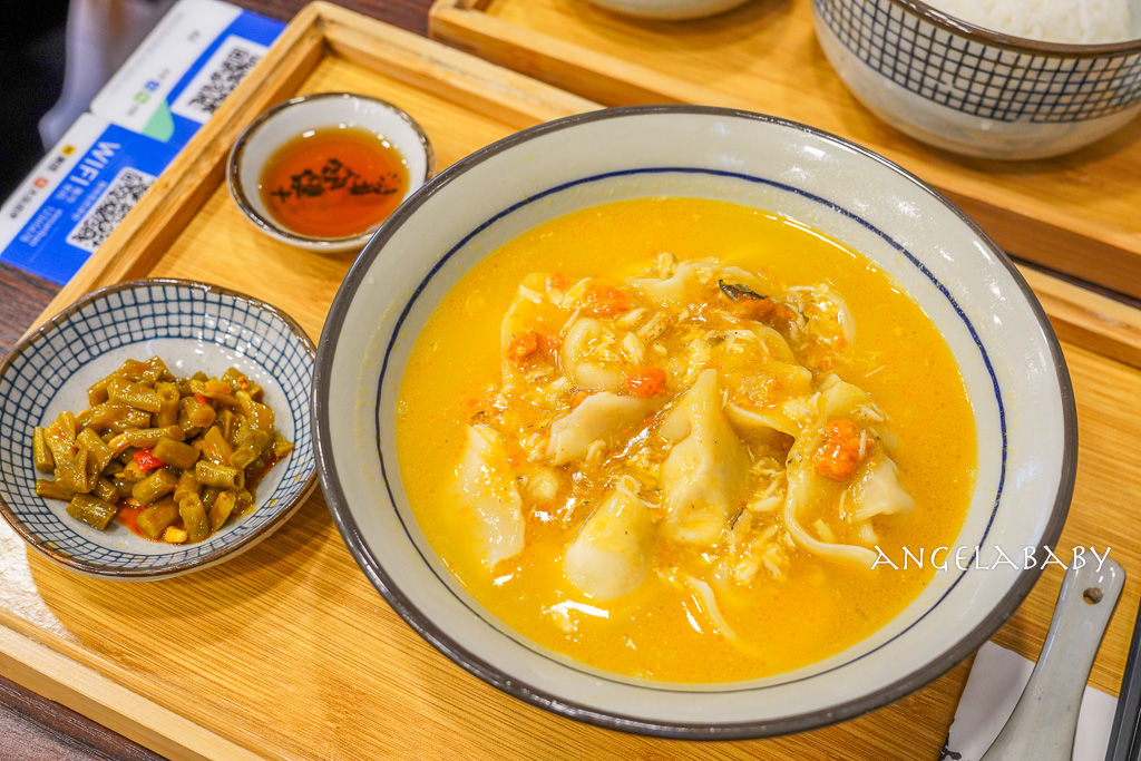 廣東越秀區美食『蟹叁宝』蟹參寶蟹黃金撈（飯）、蟹粉小籠包 @梅格(Angelababy)享樂日記