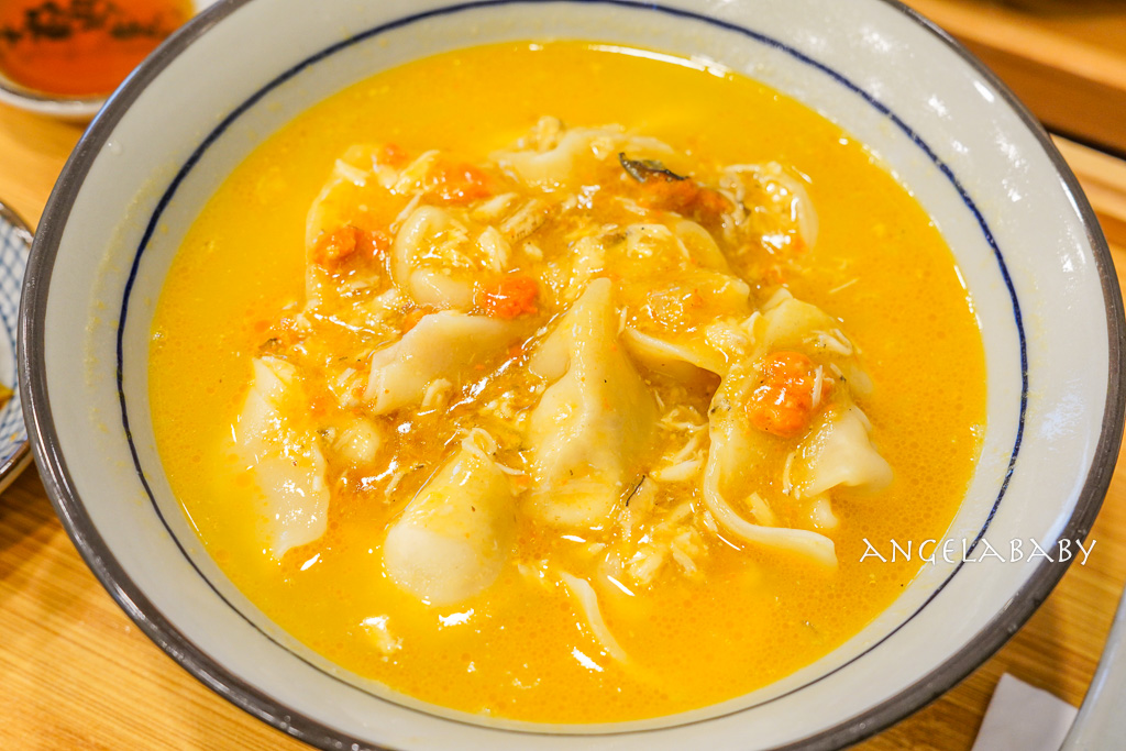 廣東越秀區美食『蟹叁宝』蟹參寶蟹黃金撈（飯）、蟹粉小籠包 @梅格(Angelababy)享樂日記