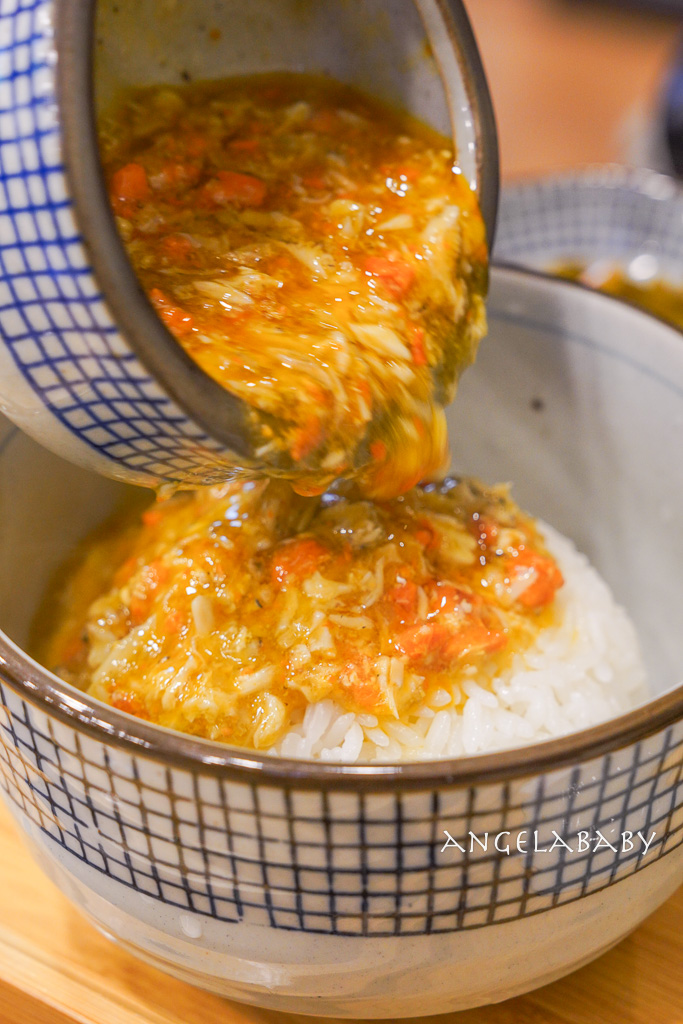 廣東越秀區美食『蟹叁宝』蟹參寶蟹黃金撈（飯）、蟹粉小籠包 @梅格(Angelababy)享樂日記