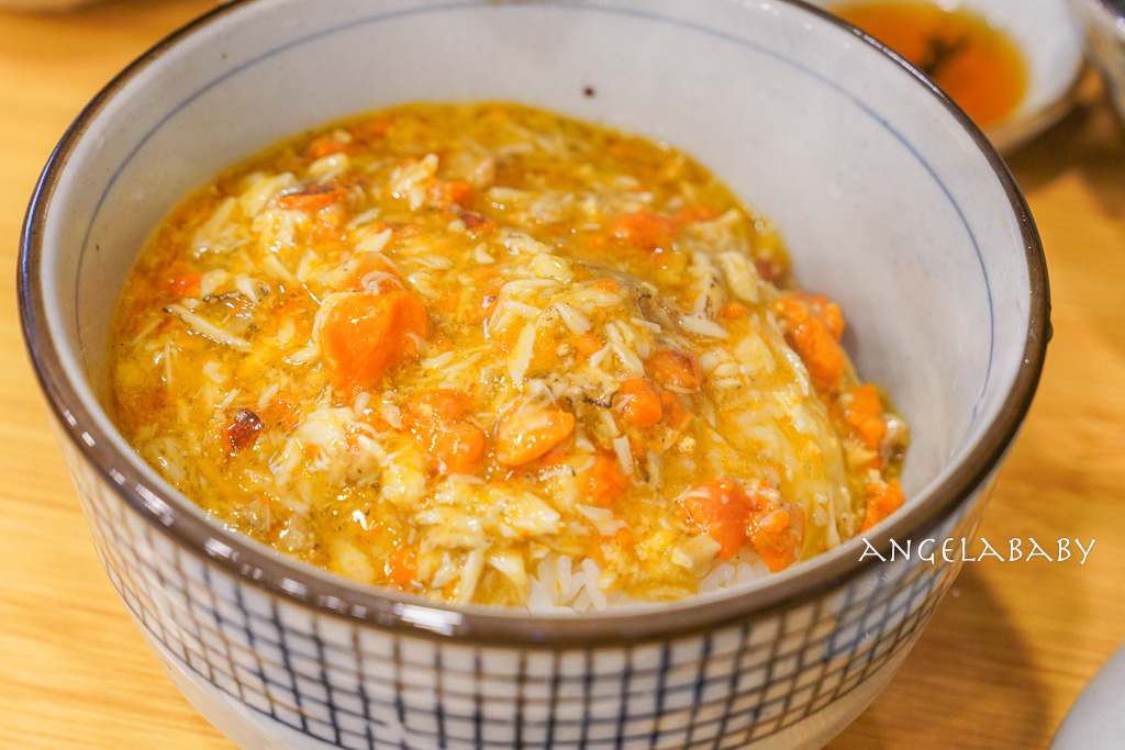 廣東越秀區美食『蟹叁宝』蟹參寶蟹黃金撈（飯）、蟹粉小籠包 @梅格(Angelababy)享樂日記