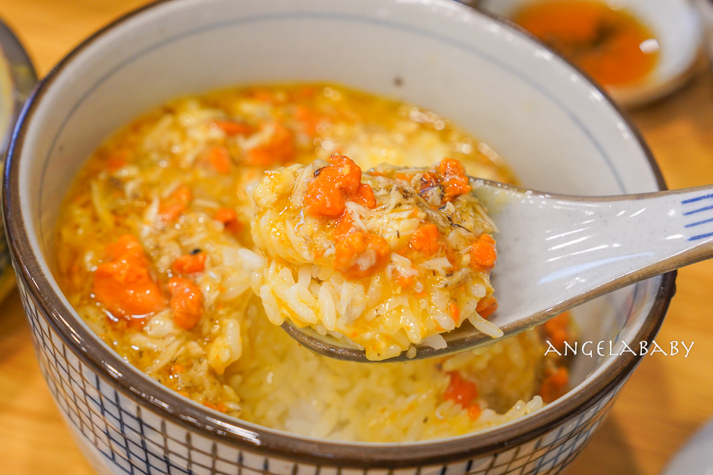 廣東越秀區美食『蟹叁宝』蟹參寶蟹黃金撈（飯）、蟹粉小籠包 @梅格(Angelababy)享樂日記
