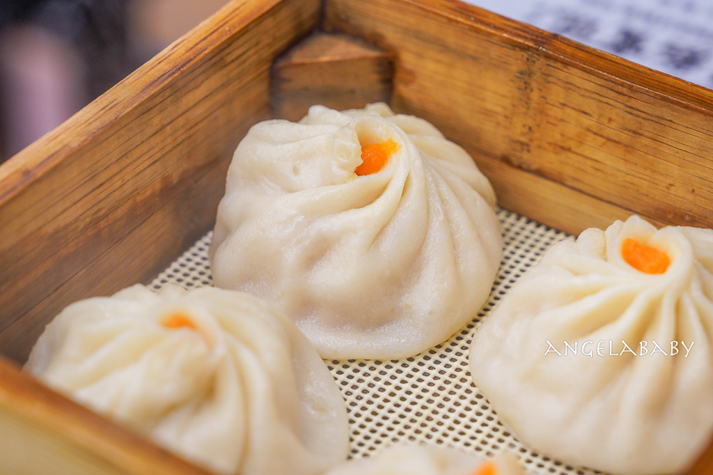 廣東越秀區美食『蟹叁宝』蟹參寶蟹黃金撈（飯）、蟹粉小籠包 @梅格(Angelababy)享樂日記