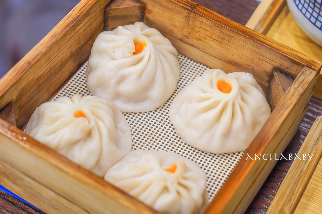 廣東越秀區美食『蟹叁宝』蟹參寶蟹黃金撈（飯）、蟹粉小籠包 @梅格(Angelababy)享樂日記