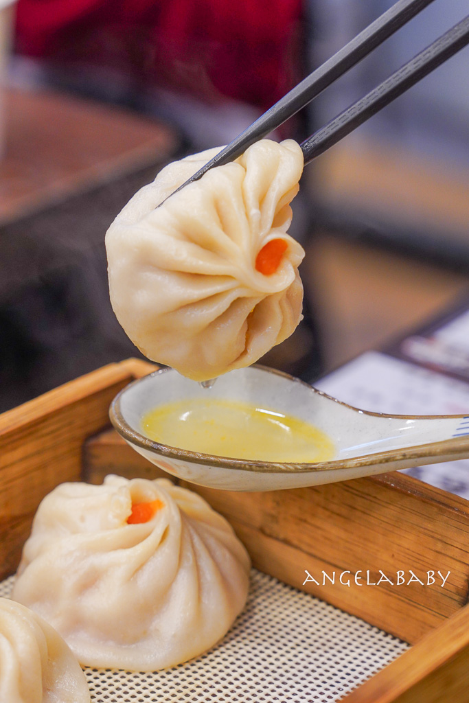 廣東越秀區美食『蟹叁宝』蟹參寶蟹黃金撈（飯）、蟹粉小籠包 @梅格(Angelababy)享樂日記