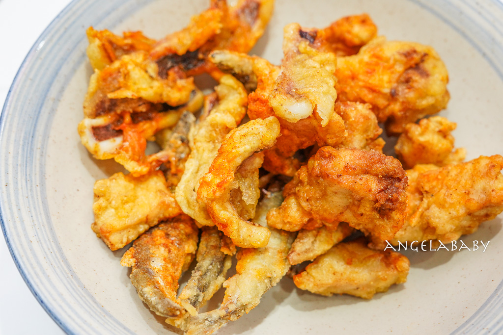 新莊好吃炸雞『化成路炸雞店』沒有招牌在騎樓底下賣了20幾年 @梅格(Angelababy)享樂日記