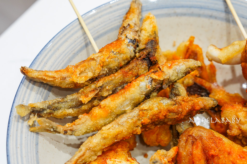 新莊好吃炸雞『化成路炸雞店』沒有招牌在騎樓底下賣了20幾年 @梅格(Angelababy)享樂日記