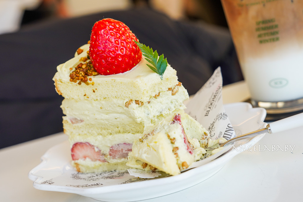 弘大延南洞咖啡廳｜最好吃的草莓蛋糕『Before Blooming&nbsp;(비포블루밍)』naver4.57好評推薦 @梅格(Angelababy)享樂日記
