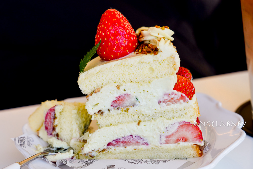 弘大延南洞咖啡廳｜最好吃的草莓蛋糕『Before Blooming&nbsp;(비포블루밍)』naver4.57好評推薦 @梅格(Angelababy)享樂日記