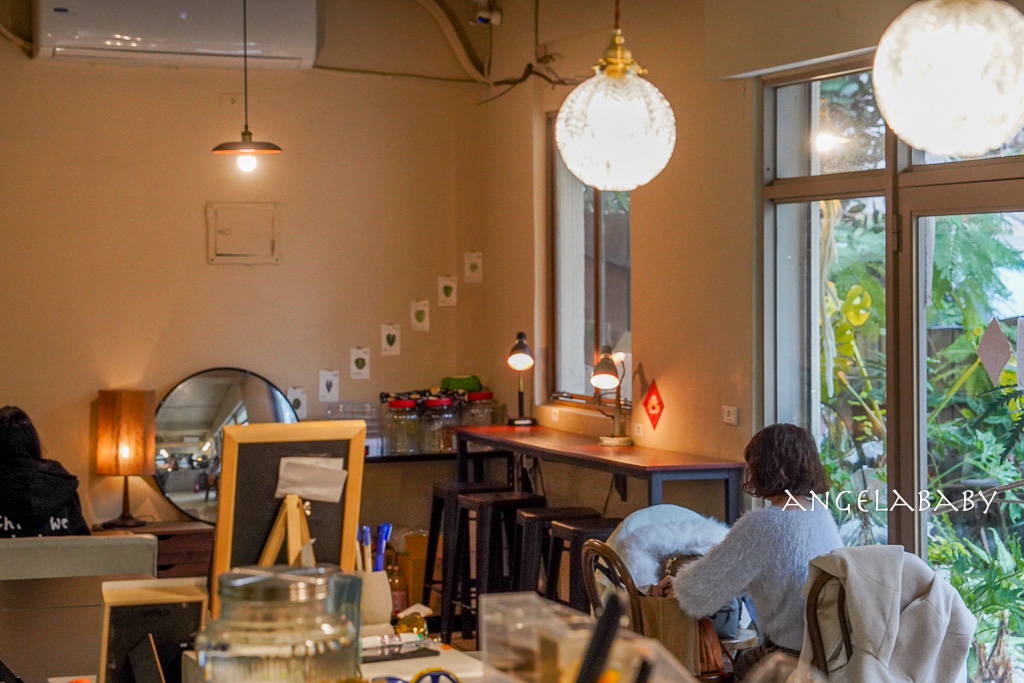 新莊迴龍站老宅甜點『林椐咖啡-自家烘焙咖啡』菜單、好吃草莓蛋糕、插座咖啡廳 @梅格(Angelababy)享樂日記 新莊迴龍站老宅甜點『林椐咖啡-自家烘焙咖啡』菜單、好吃草莓蛋糕、插座咖啡廳 @梅格(Angelababy)享樂日記