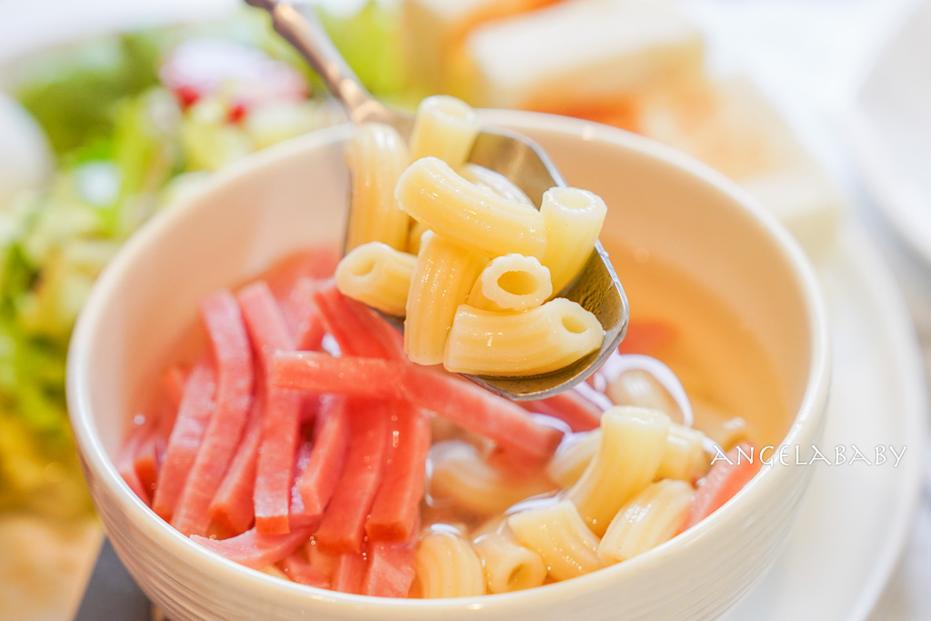 市府站美食｜港式早午餐『journ&eacute;e.caf&eacute;』純白歐風咖啡廳推薦 @梅格(Angelababy)享樂日記