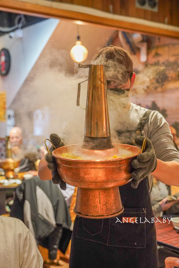 台北圓環美食『東北金小館酸菜白肉鍋 重慶店』訂位、東北金酸菜白肉鍋菜單 @梅格(Angelababy)享樂日記