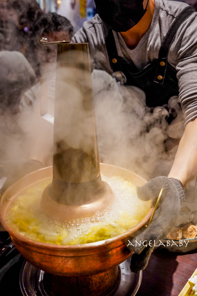 台北圓環美食『東北金小館酸菜白肉鍋 重慶店』訂位、東北金酸菜白肉鍋菜單 @梅格(Angelababy)享樂日記