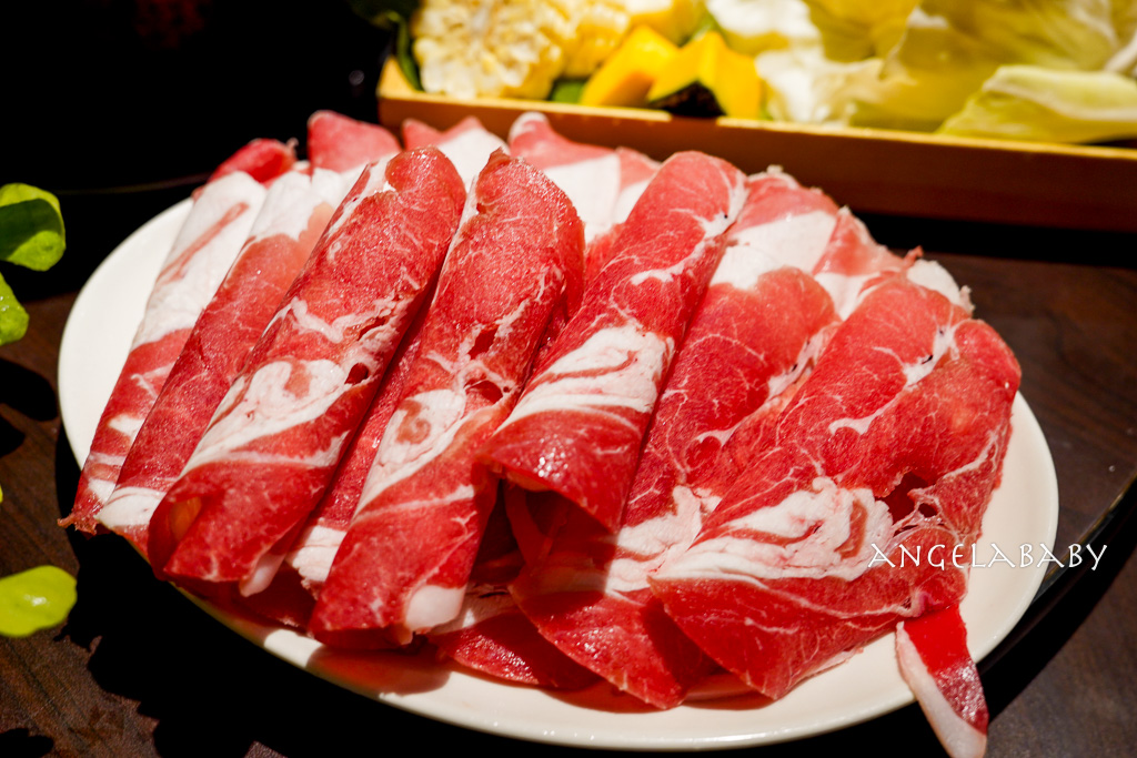 台北圓環美食『東北金小館酸菜白肉鍋 重慶店』訂位、東北金酸菜白肉鍋菜單 @梅格(Angelababy)享樂日記