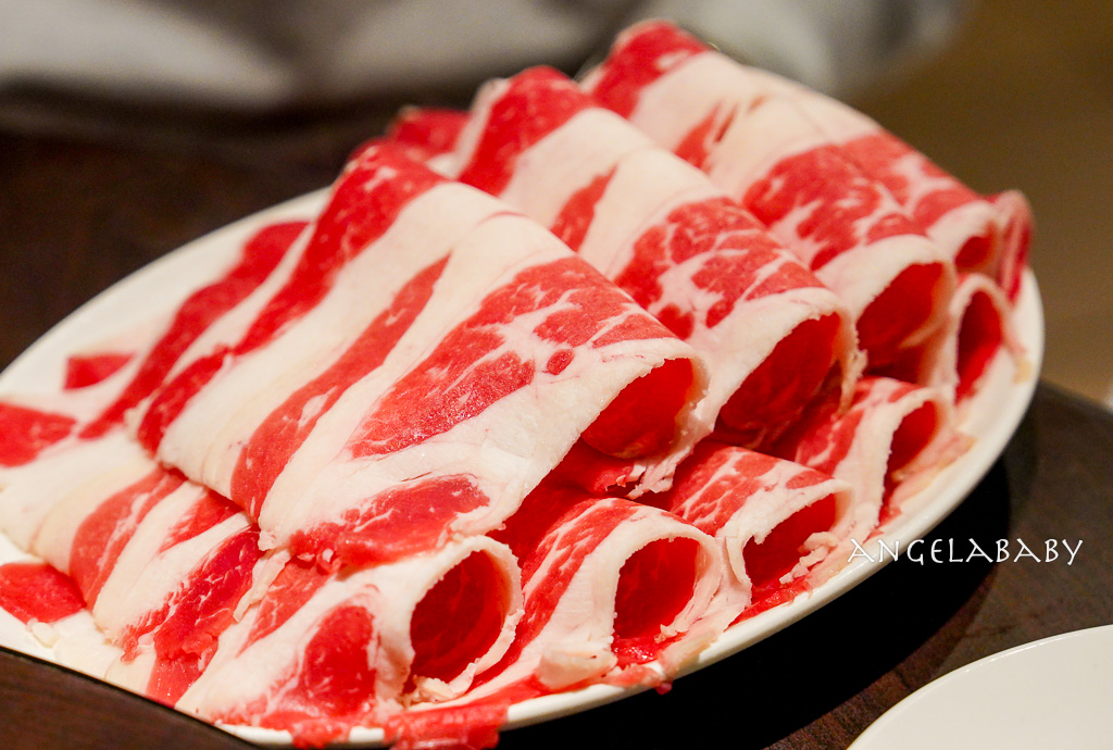 台北圓環美食『東北金小館酸菜白肉鍋 重慶店』訂位、東北金酸菜白肉鍋菜單 @梅格(Angelababy)享樂日記