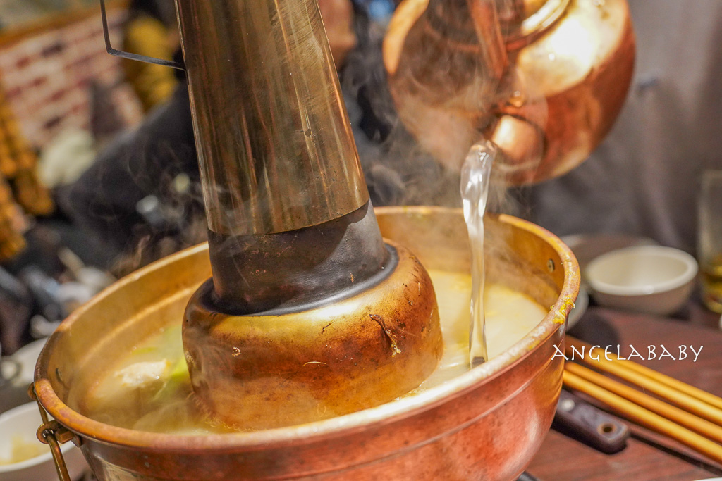 台北圓環美食『東北金小館酸菜白肉鍋 重慶店』訂位、東北金酸菜白肉鍋菜單 @梅格(Angelababy)享樂日記