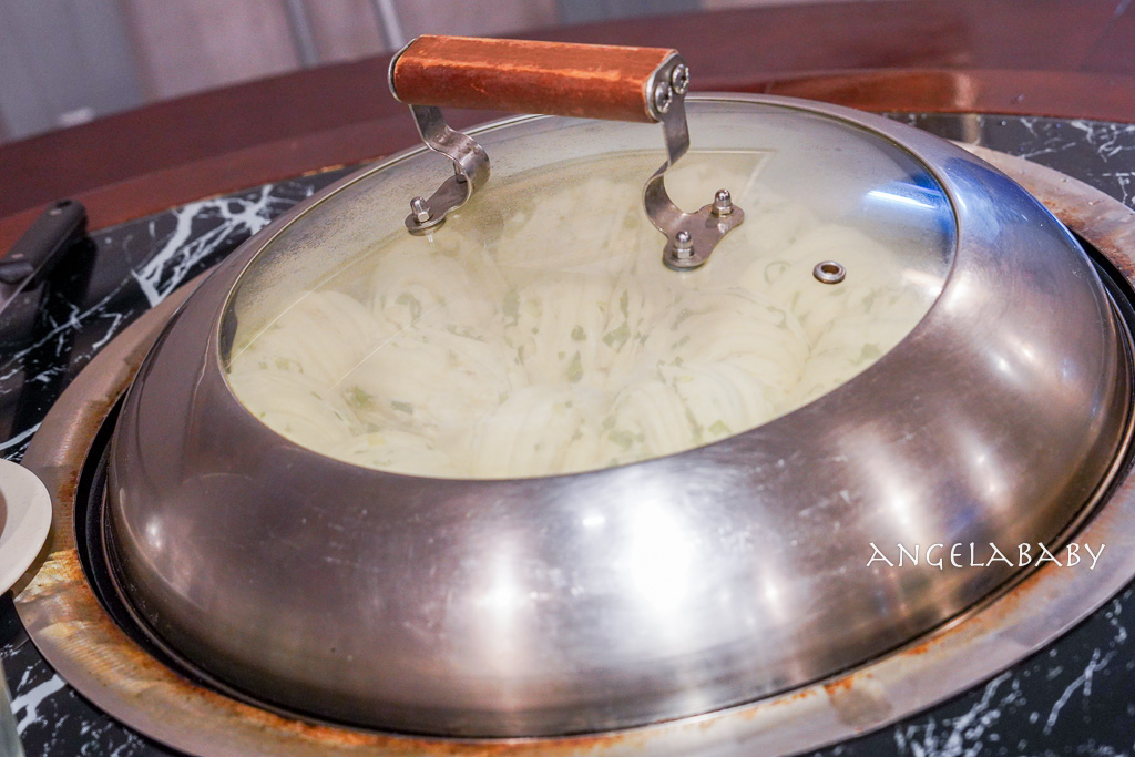 三重巷弄美食『安慶小館 鐵鍋燉 私房菜（預約制）』超好吃手工花捲、三重聚餐推薦 @梅格(Angelababy)享樂日記