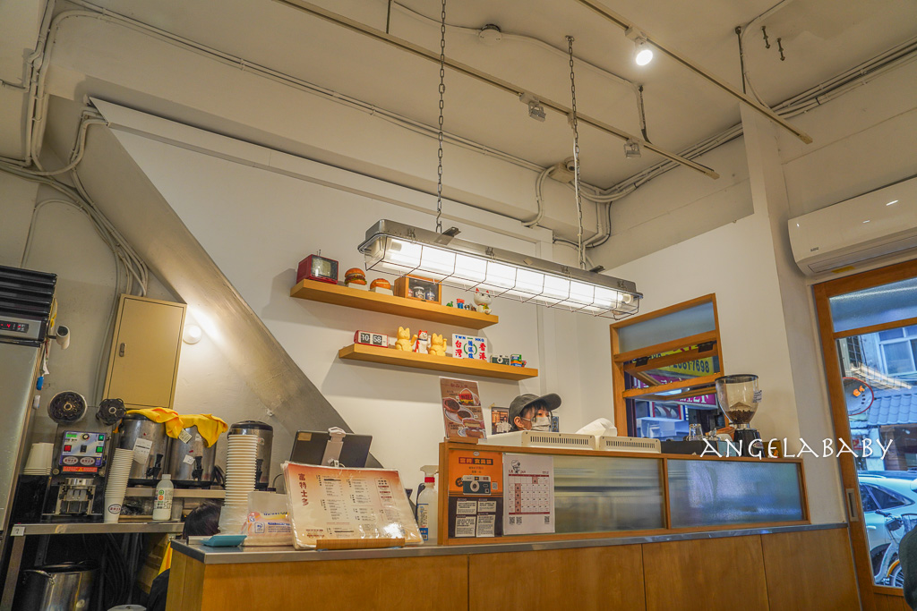 西門早餐『富特士多早餐店 FOOTD STORE』超好吃港式早餐、奶油脆朱、沙嗲牛肉、奶酥厚片都很強 @梅格(Angelababy)享樂日記