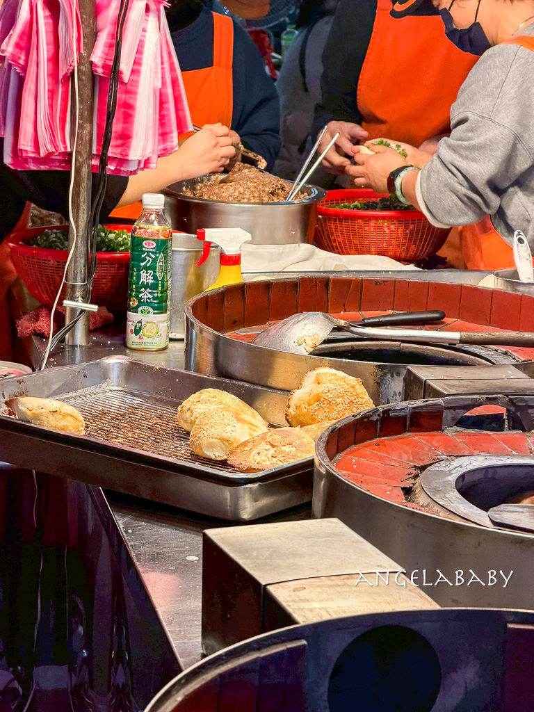 饒河夜市美食『福州世祖胡椒餅』CNN評為台灣最佳十大美食推薦 @梅格(Angelababy)享樂日記 饒河夜市美食『福州世祖胡椒餅』CNN評為台灣最佳十大美食推薦 @梅格(Angelababy)享樂日記