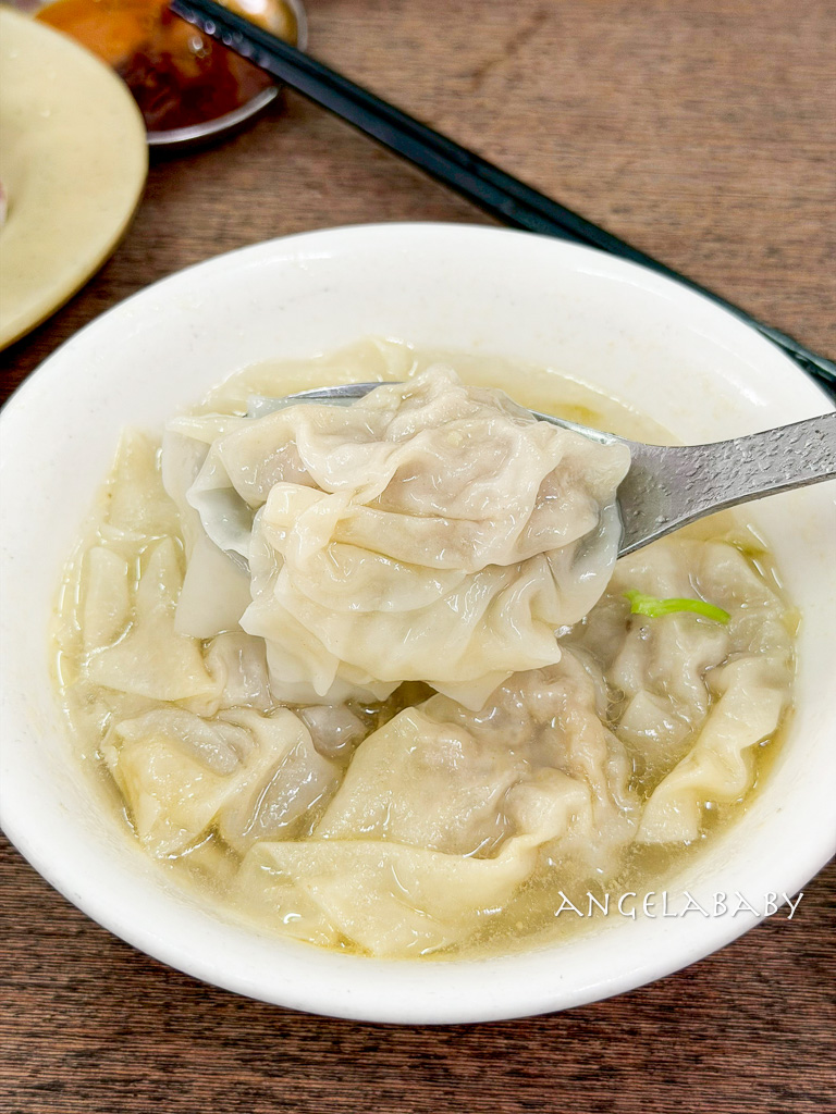 基隆美食『稻香軒』500盤推薦超好吃乾麵、大餛飩，黃皮白斬雞不預定吃不到 @梅格(Angelababy)享樂日記