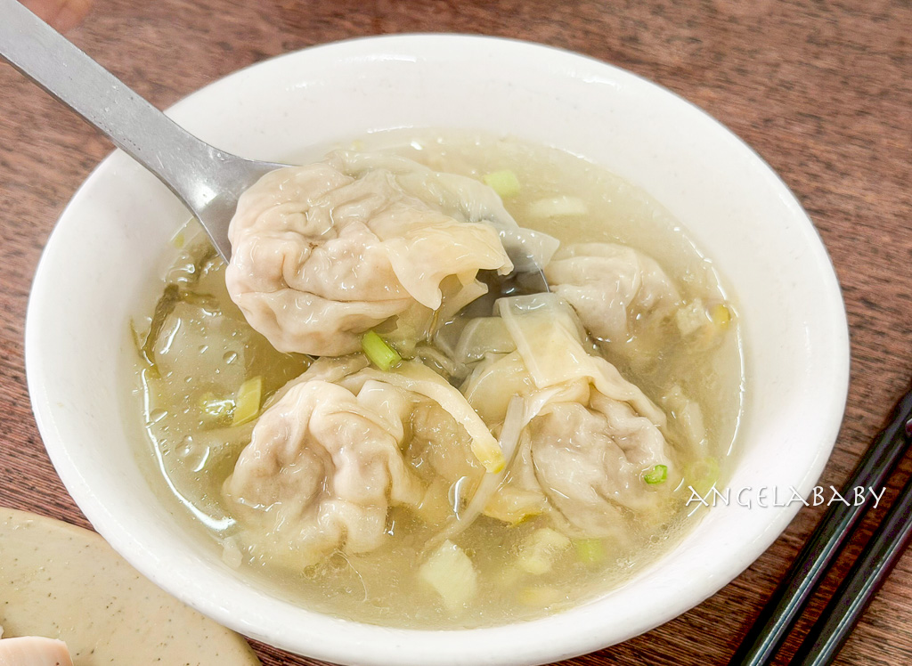 基隆美食『稻香軒』500盤推薦超好吃乾麵、大餛飩，黃皮白斬雞不預定吃不到 @梅格(Angelababy)享樂日記