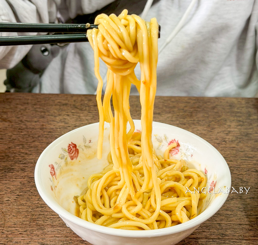 基隆美食『稻香軒』500盤推薦超好吃乾麵、大餛飩，黃皮白斬雞不預定吃不到 @梅格(Angelababy)享樂日記