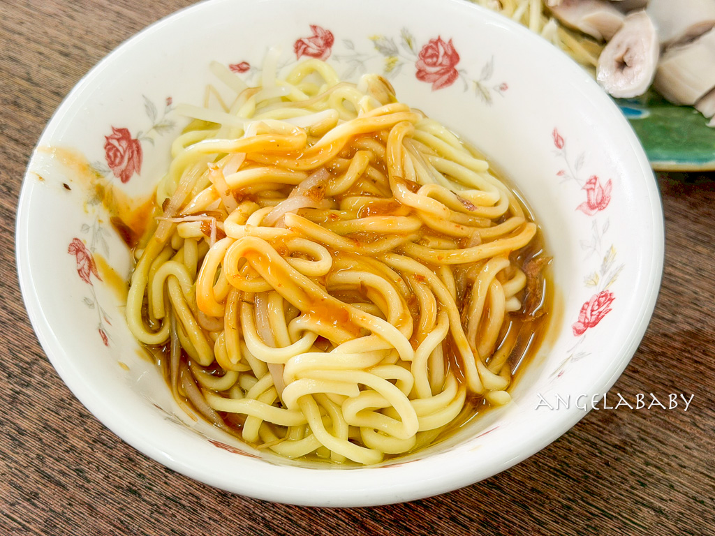 基隆美食『稻香軒』500盤推薦超好吃乾麵、大餛飩，黃皮白斬雞不預定吃不到 @梅格(Angelababy)享樂日記