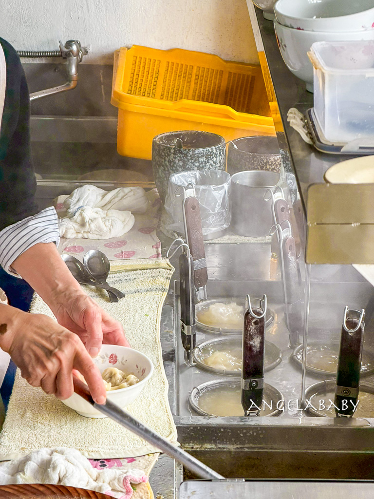 基隆美食『稻香軒』500盤推薦超好吃乾麵、大餛飩，黃皮白斬雞不預定吃不到 @梅格(Angelababy)享樂日記