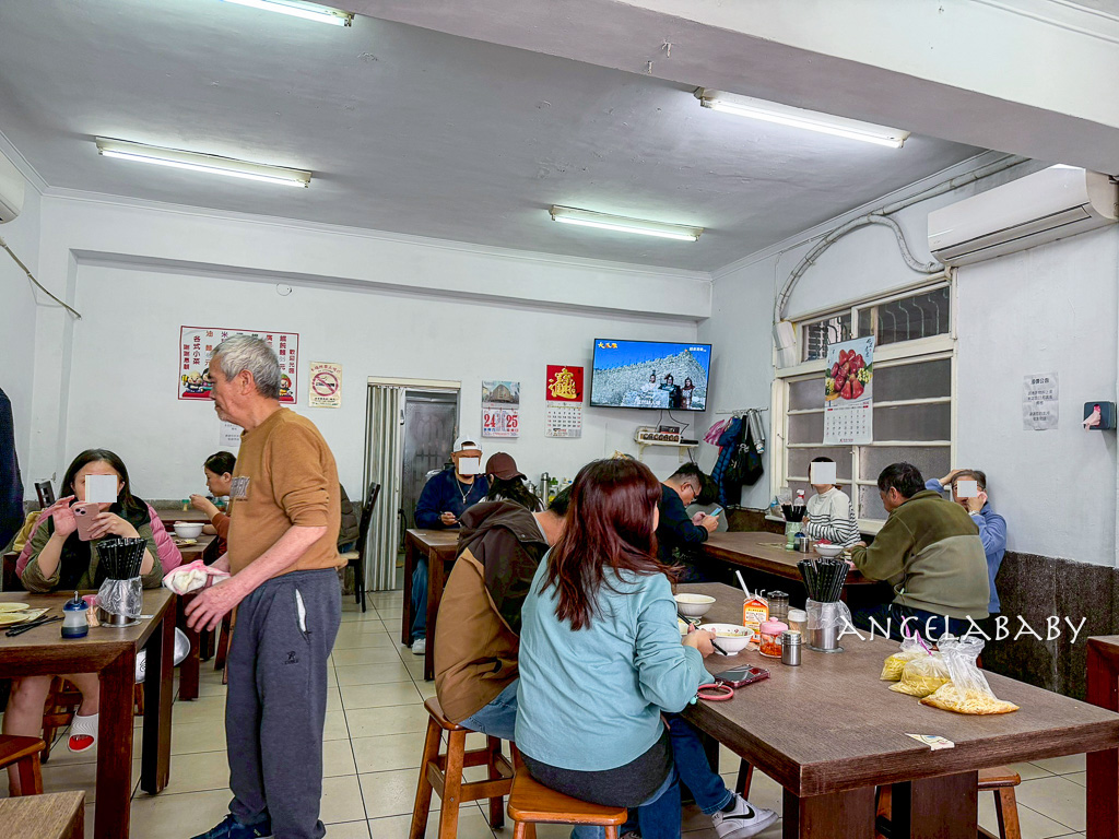 基隆美食『稻香軒』500盤推薦超好吃乾麵、大餛飩，黃皮白斬雞不預定吃不到 @梅格(Angelababy)享樂日記