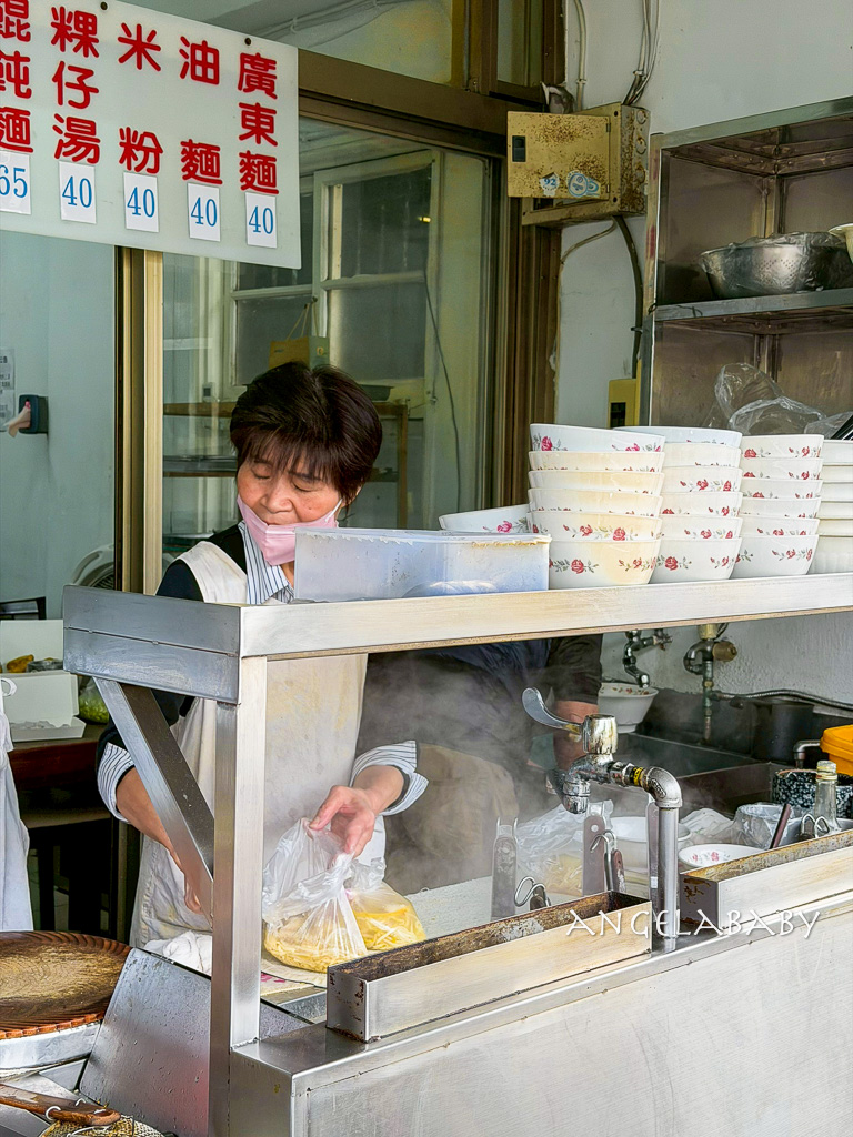 基隆美食『稻香軒』500盤推薦超好吃乾麵、大餛飩，黃皮白斬雞不預定吃不到 @梅格(Angelababy)享樂日記