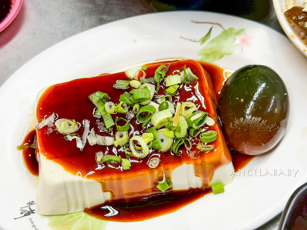 桃園中壢夜市美食『高雄海產粥』菜單,中壢宵夜美食推薦 @梅格(Angelababy)享樂日記 桃園中壢夜市美食『高雄海產粥』菜單,中壢宵夜美食推薦 @梅格(Angelababy)享樂日記