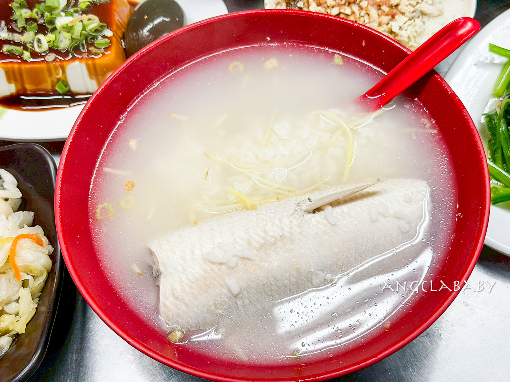 桃園中壢夜市美食『高雄海產粥』菜單，中壢宵夜美食推薦 @梅格(Angelababy)享樂日記