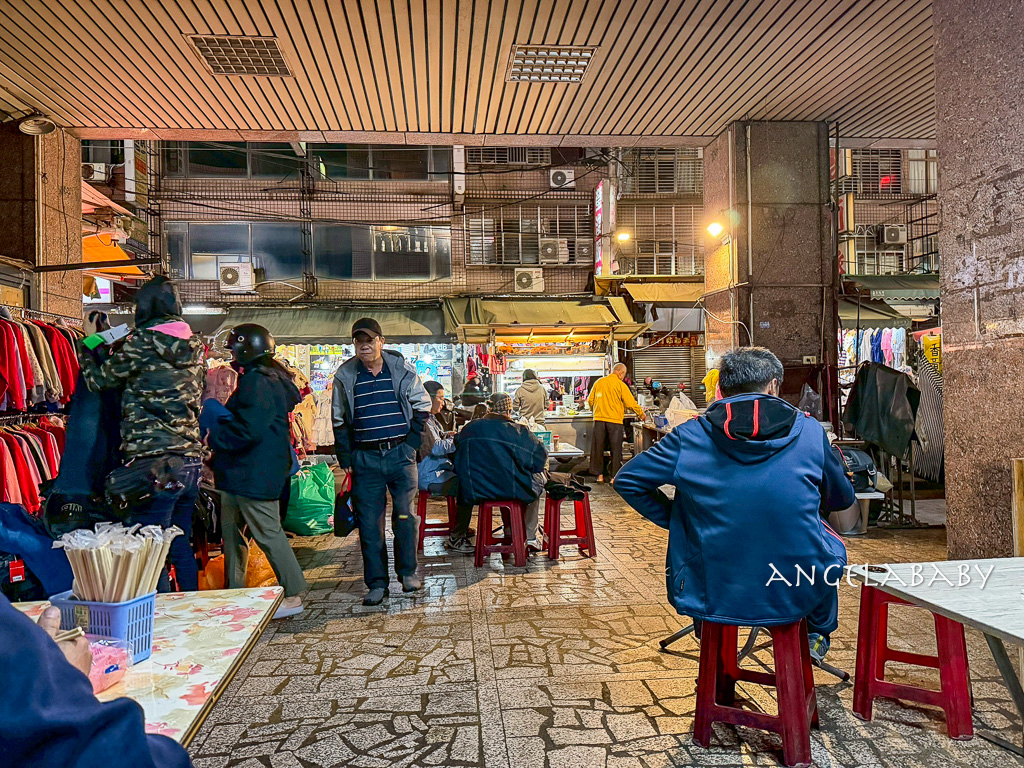 樹林夜市必吃『樹林夜市牛肉麵』湯濃肉多的手打麵牛肉麵110元 @梅格(Angelababy)享樂日記