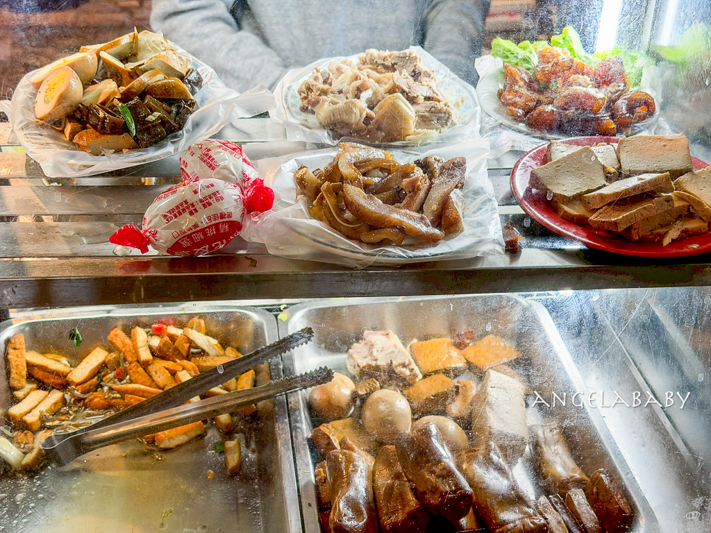 樹林夜市必吃『樹林夜市牛肉麵』湯濃肉多的手打麵牛肉麵110元 @梅格(Angelababy)享樂日記