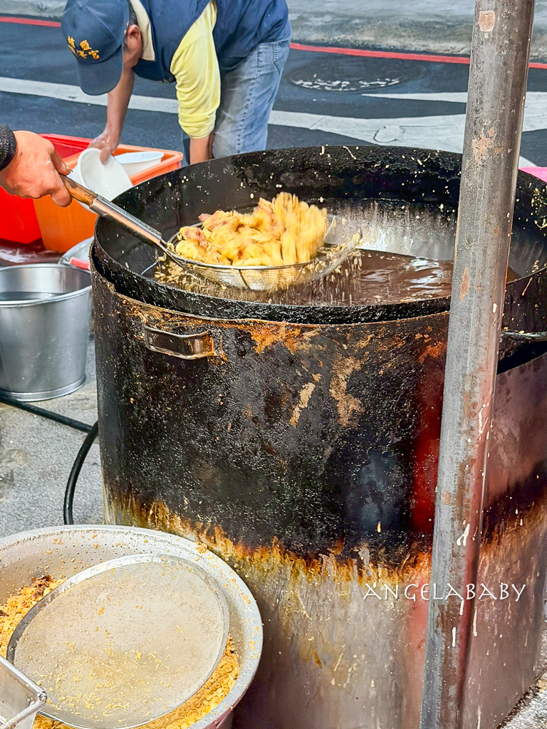 新莊好吃炸雞『化成路炸雞店』沒有招牌在騎樓底下賣了20幾年 @梅格(Angelababy)享樂日記